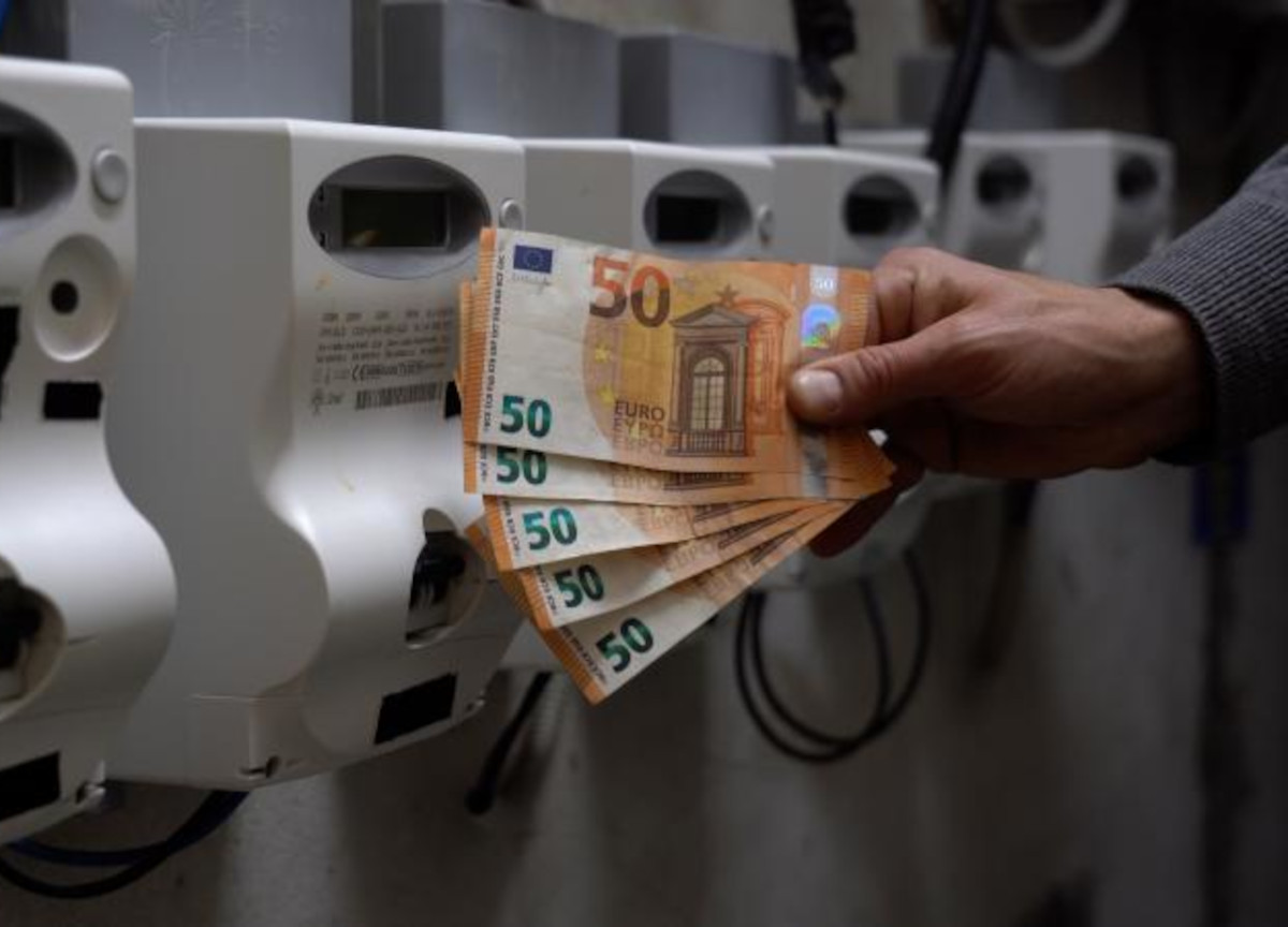 Gas, scatta il panico rincari. Ristoranti a lume di candela e scuola in Dad? Gas, scatta il panico rincari. Ristoranti a lume di candela e scuola in Dad?