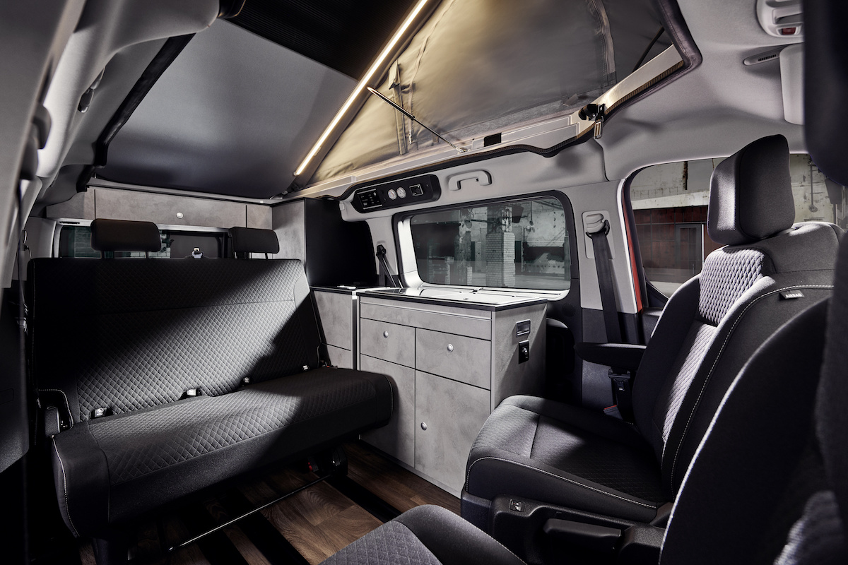 Opel presenta Zafira-e Life nella versione elettrica Crosscamp Flex