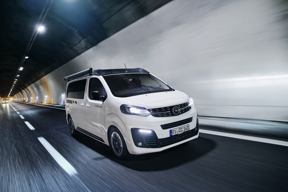 Opel presenta Zafira-e Life nella versione elettrica Crosscamp Flex