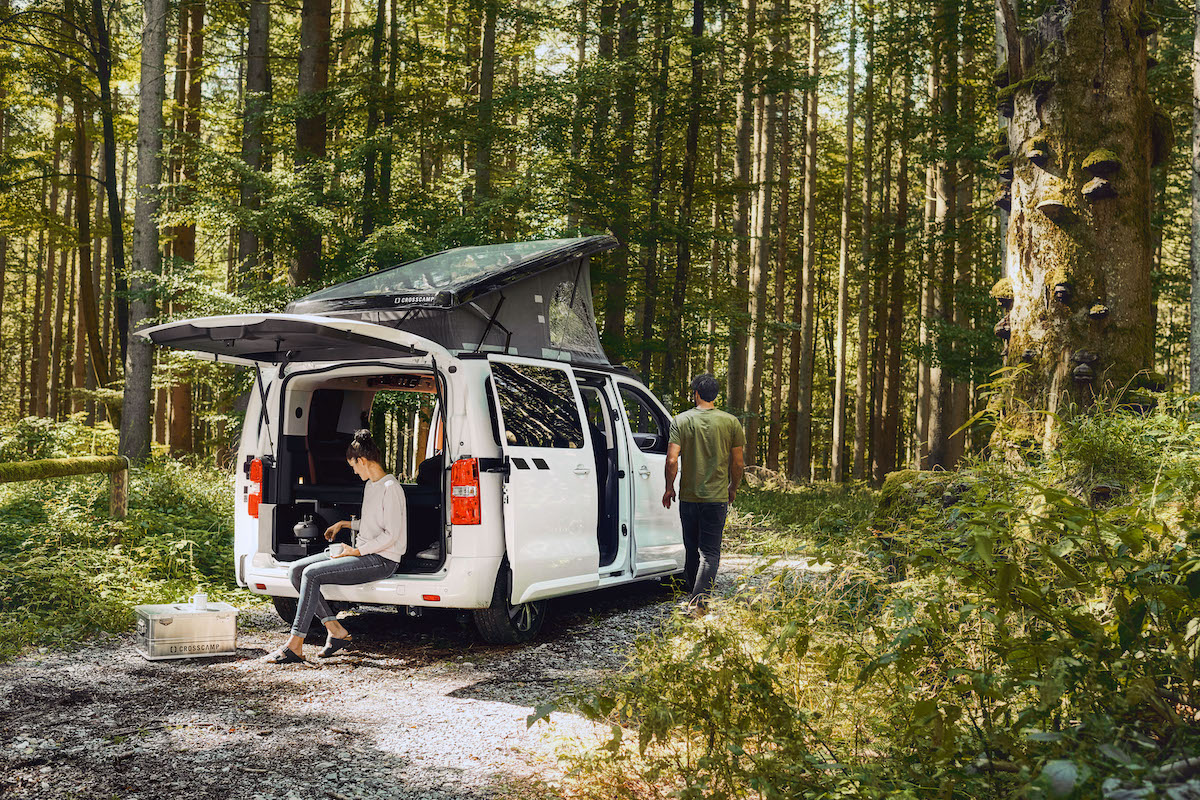 Opel presenta Zafira-e Life nella versione elettrica Crosscamp Flex