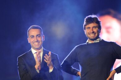 Di Battista attacca “il trasformista” Di Maio: scontro tra gli ex gioielli M5S