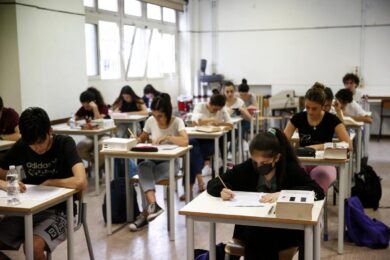 Caro energia: chiudere le scuole il sabato? La proposta che fa discutere