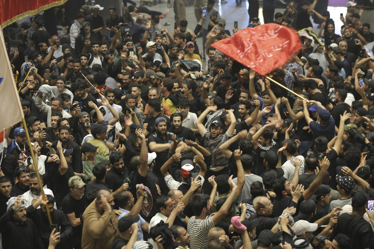 Iraq, le proteste infiammano il Paese dopo l’addio di Moqtada al-Sadr Iraq, le proteste infiammano il Paese dopo l’addio di Moqtada al-Sadr