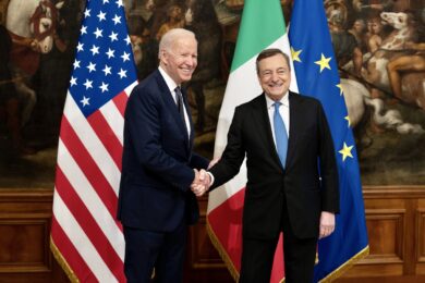 Usa, Biden e la contromossa su Putin. “Aumenteremo le forniture di gas all’Ue”