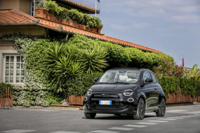 Nuova 500 è  “best small electric car” ai What Car? Electric Car Awards 2022