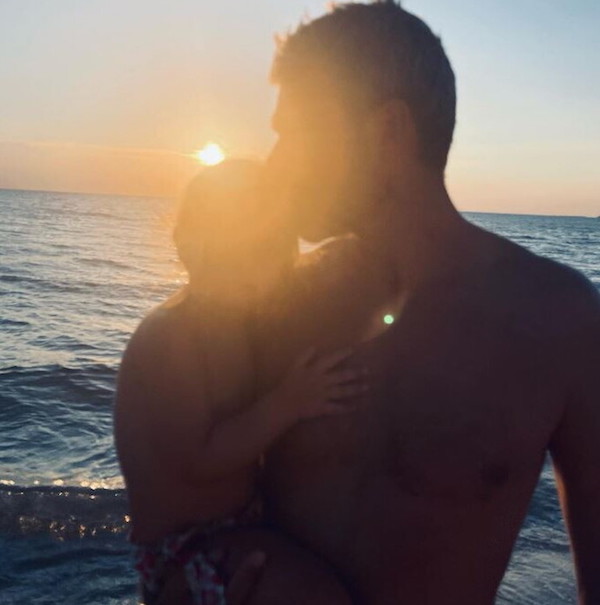 Cristina Marino e Luca Argentero genitori bis, la prima foto del pancione