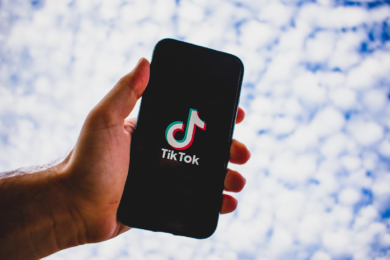 Tutti i politici su TiKTok, anche l’eterno Berlusconi, classe ’36