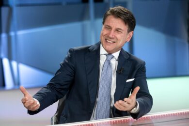 Sondaggi: M5S boom, Conte accelera. Meloni allunga sul Pd. E Salvini…