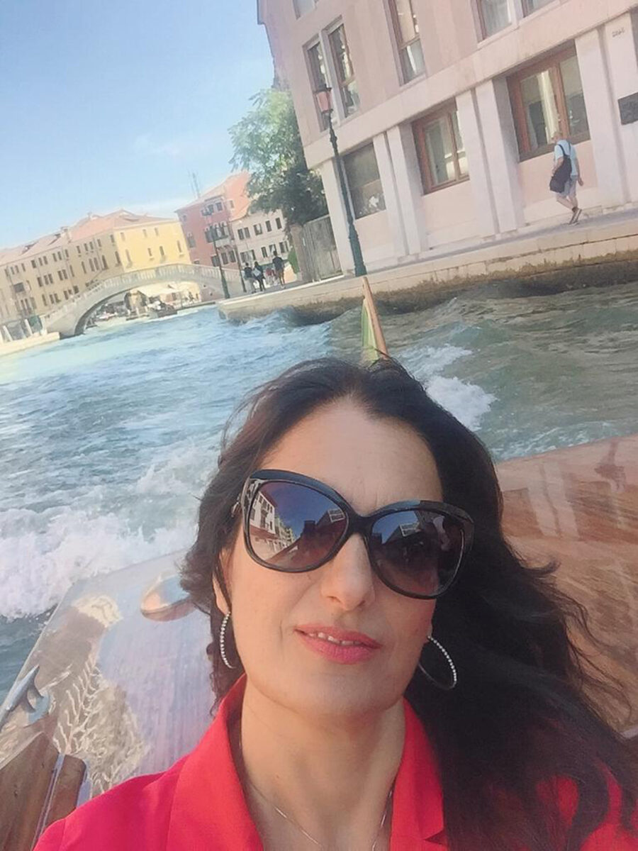 Mostra Venezia, Safiria Leccese volto e voce narrante del docufilm “Semplice” Mostra Venezia, Safiria Leccese volto e voce narrante del docufilm “Semplice”