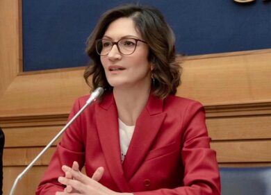 Gelmini: da ministra berlusconiana a compagna Maria Stella (Rossa)