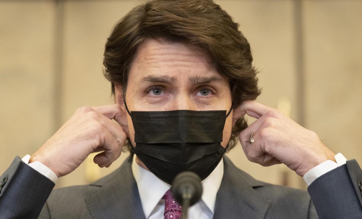 Canada, 25 accoltellati e almeno 10 morti. Caccia ai 2 killer, sono in fuga Canada, 25 accoltellati e almeno 10 morti. Caccia ai 2 killer, sono in fuga
