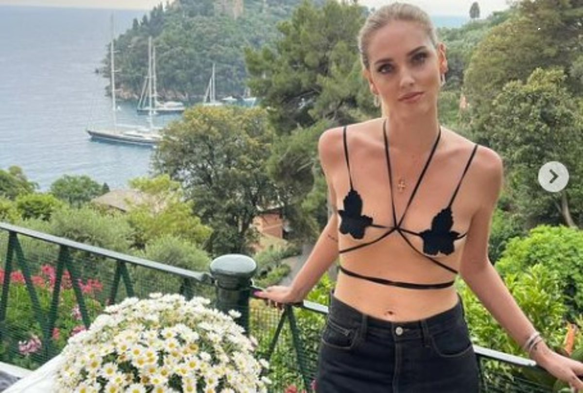Ferragni, aperitivo iper-inquinante sul ghiacciaio: il web perde la pazienza Ferragni, aperitivo iper-inquinante sul ghiacciaio: il web perde la pazienza