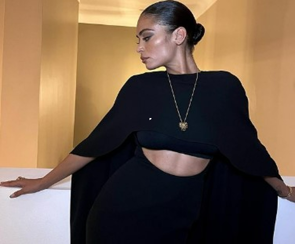 Elodie conquista il red carpet di Venezia 79 con la sua sensualità – FOTO