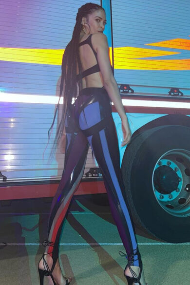 Elodie conquista il red carpet di Venezia 79 con la sua sensualità – FOTO