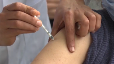 Reazioni avverse: “ignorate se avvengono dopo 15 giorni” – Il tg VERO GIORNALE