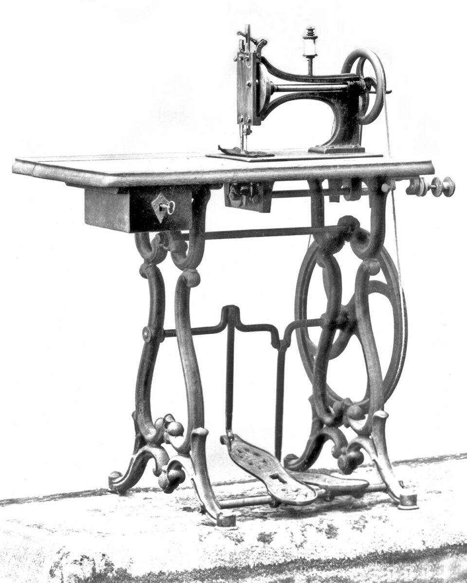 1862: Adam Opel fondò la propria azienda a Rüsselsheim. 1862: Adam Opel fondò la propria azienda a Rüsselsheim.
