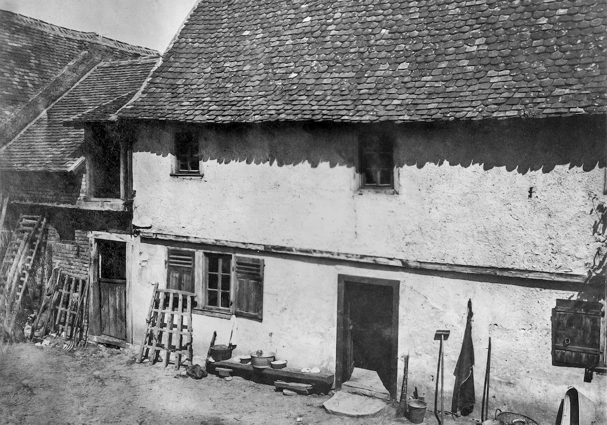 1862: Adam Opel fondò la propria azienda a Rüsselsheim. 1862: Adam Opel fondò la propria azienda a Rüsselsheim.