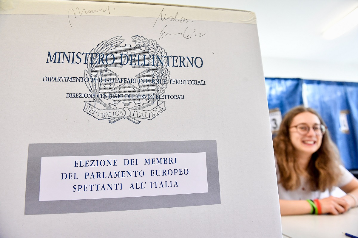 Come si vota alle elezioni politiche? Requisiti e regole Come si vota alle elezioni politiche? Requisiti e regole