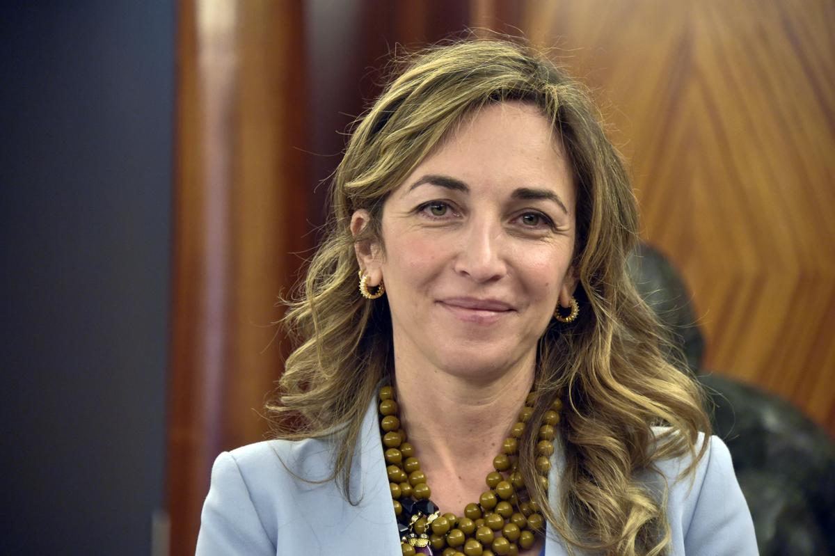 Mariolina Castellone nuova front-woman del M5S, ha eclissato Virginia Raggi Mariolina Castellone nuova front-woman del M5S, ha eclissato Virginia Raggi