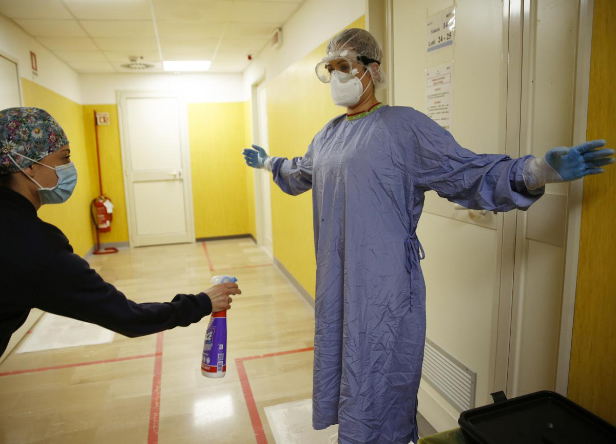 Roma, No Vax sospesa senza stipendio al San Giovanni: condannato l’ospedale Roma, No Vax sospesa senza stipendio al San Giovanni: condannato l’ospedale