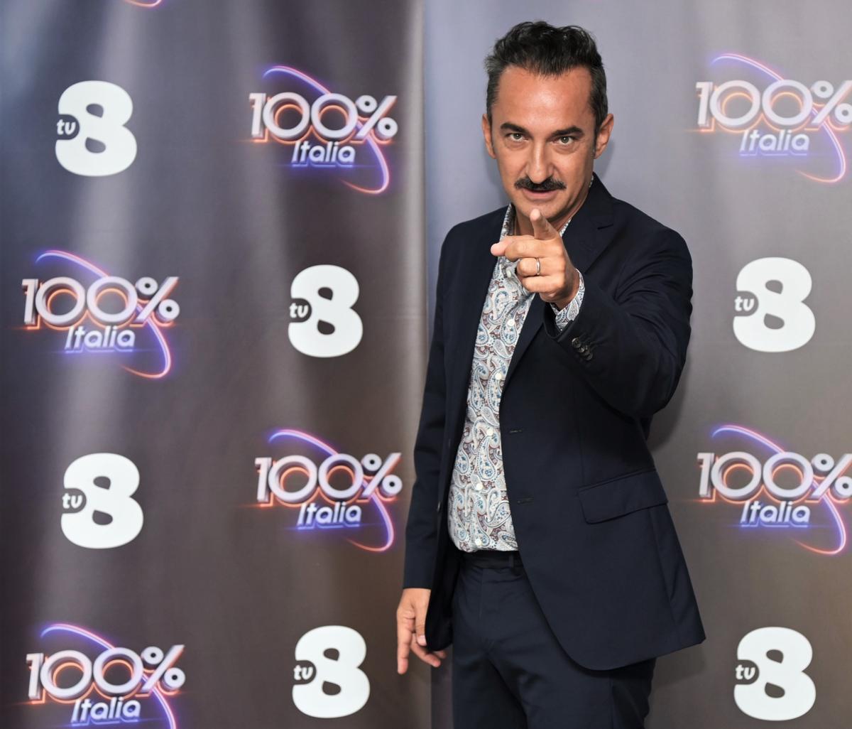 Nicola Savino conduce 100% Italia su TV8