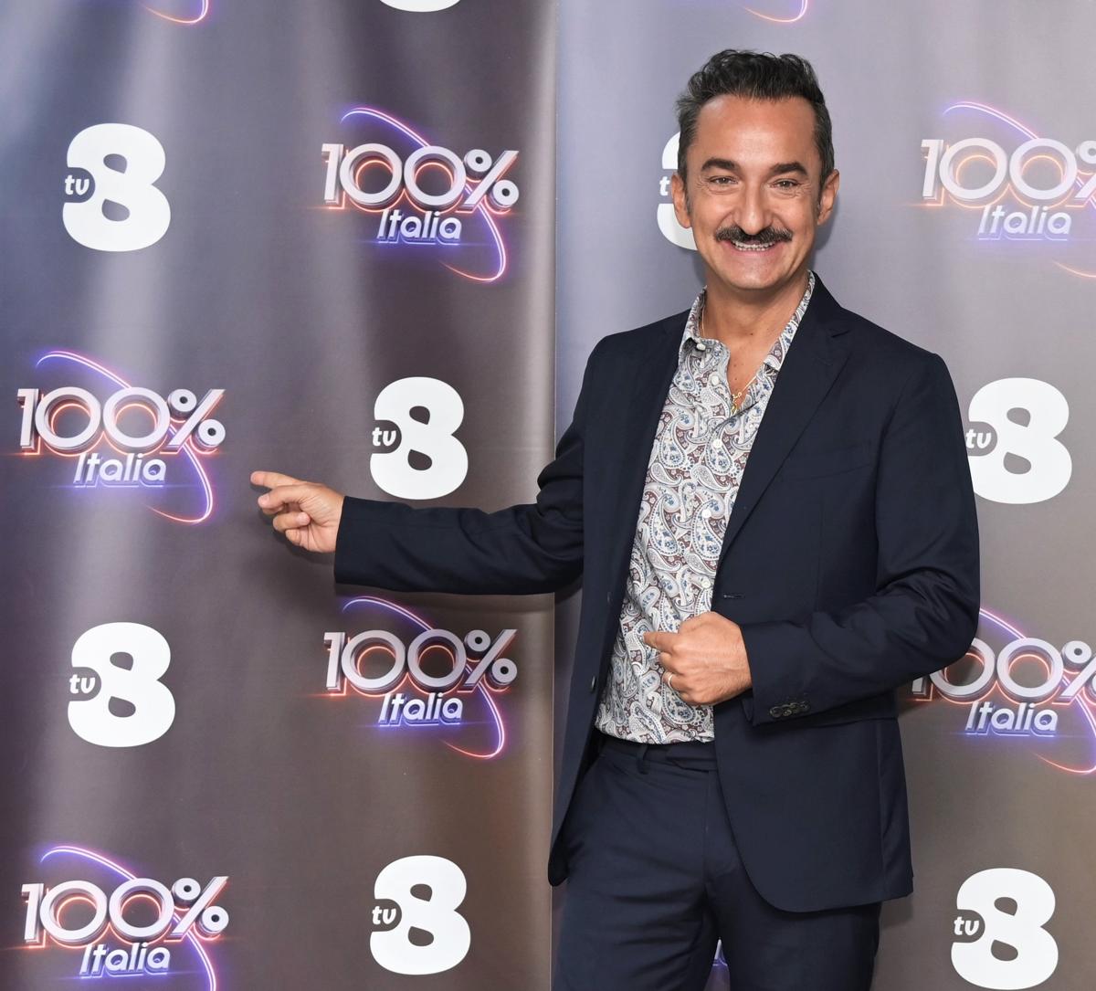 Nicola Savino conduce 100% Italia su TV8