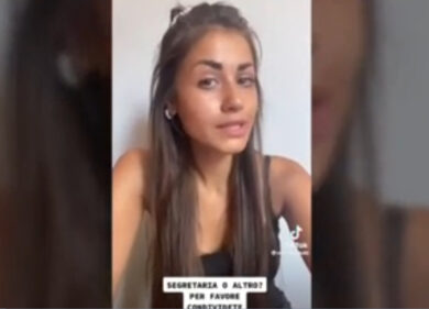 Napoli, invia il cv come segretaria ma le chiedono di fare l’escort