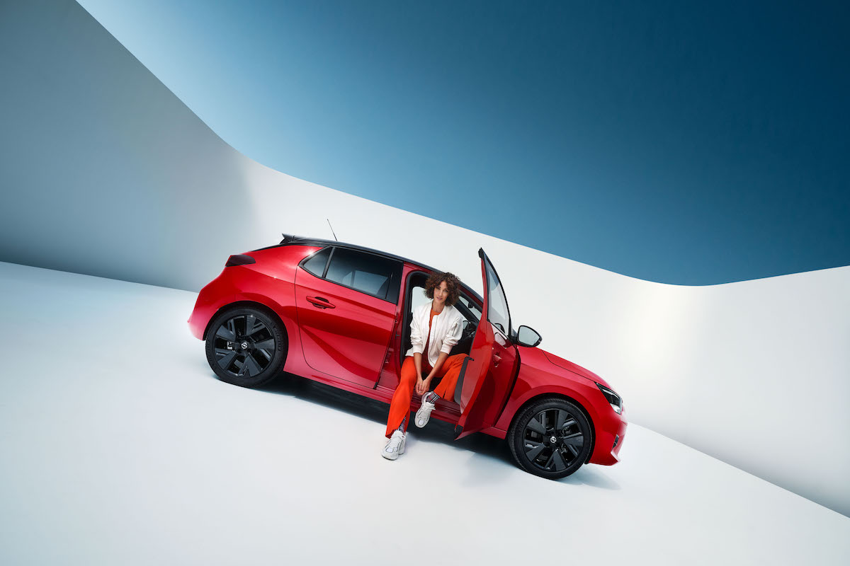 Opel Corsa 40 Anniversary, un edizione limitata di soli 1982 esemplari Opel Corsa 40 Anniversary, un edizione limitata di soli 1982 esemplari