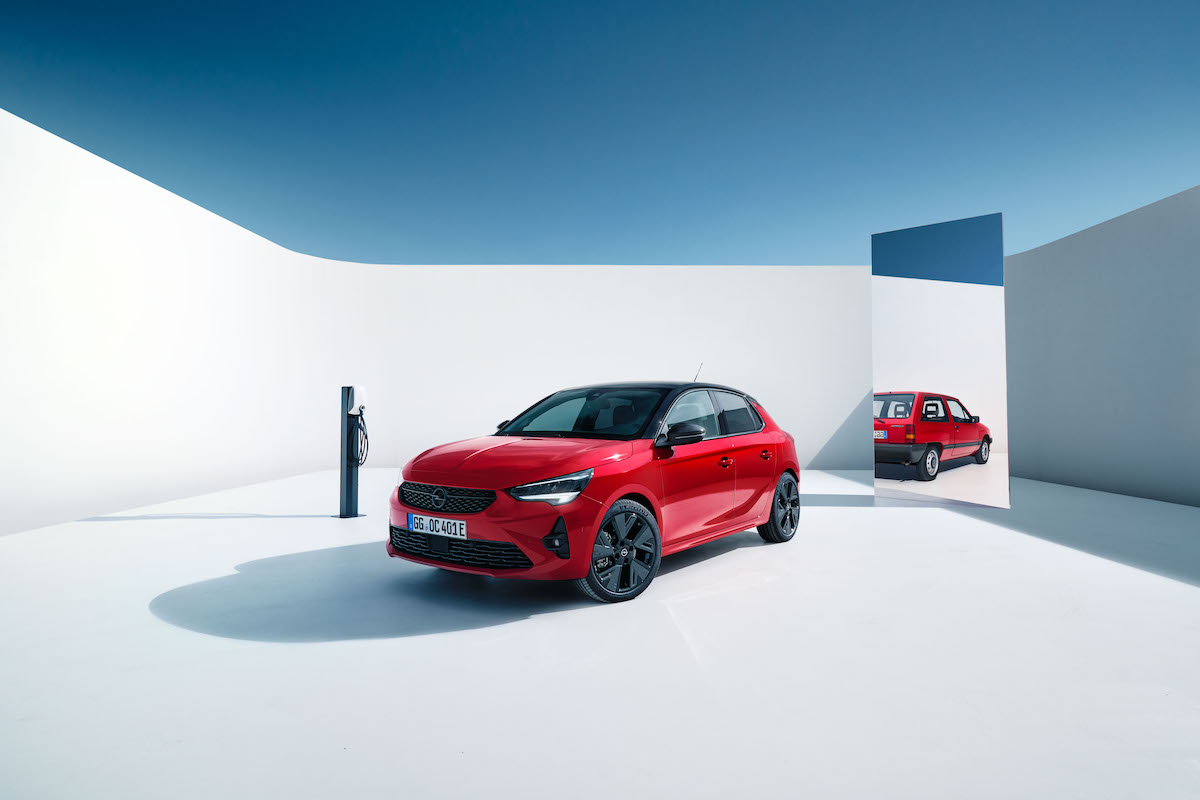 Opel Corsa 40 Anniversary, un edizione limitata di soli 1982 esemplari Opel Corsa 40 Anniversary, un edizione limitata di soli 1982 esemplari