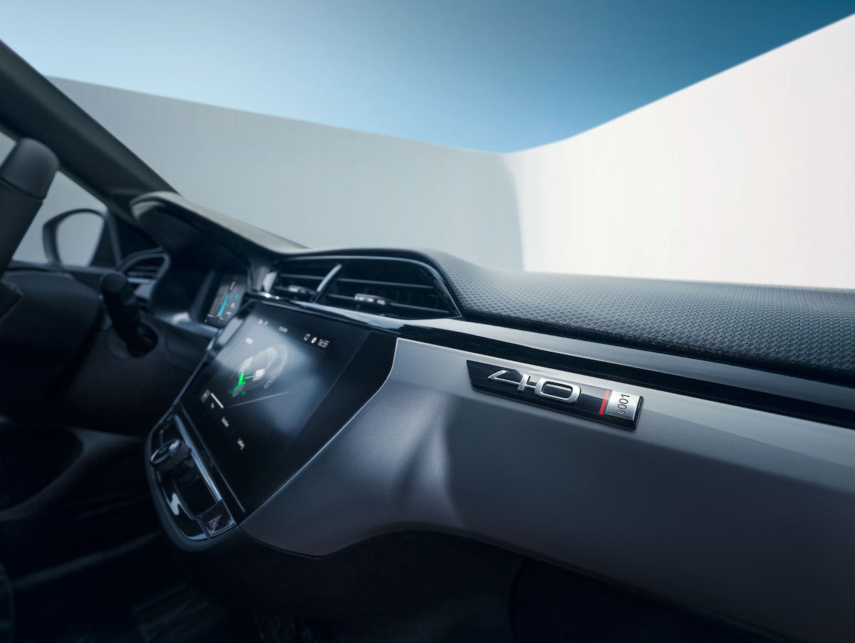 Opel Corsa 40 Anniversary, un edizione limitata di soli 1982 esemplari Opel Corsa 40 Anniversary, un edizione limitata di soli 1982 esemplari
