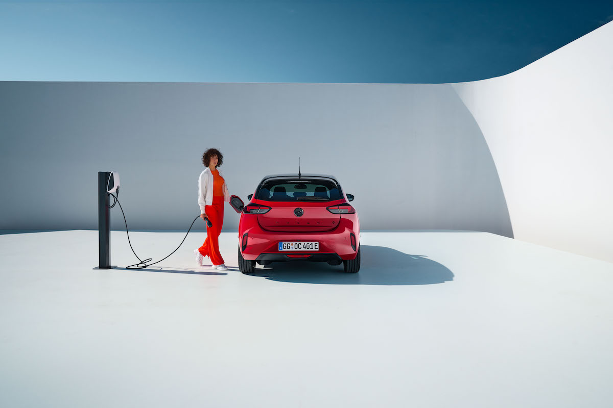 Opel Corsa 40 Anniversary, un edizione limitata di soli 1982 esemplari Opel Corsa 40 Anniversary, un edizione limitata di soli 1982 esemplari