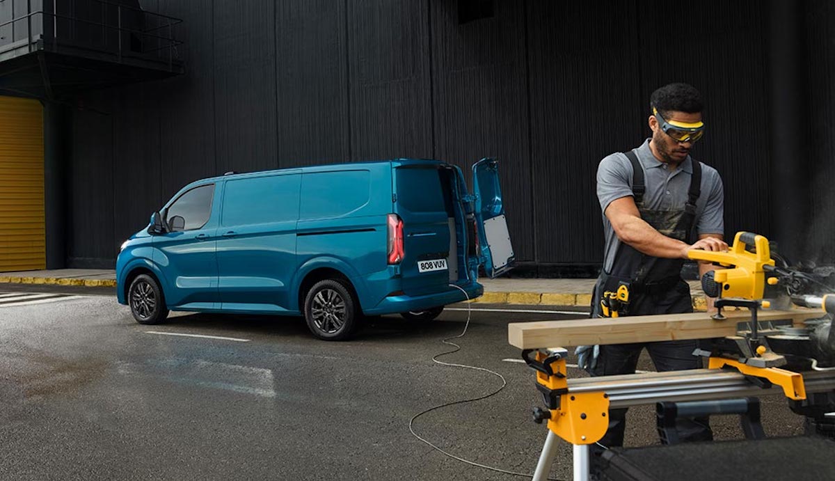 Nuovo Ford E-Transit Custom nato 100% elettrico Nuovo Ford E-Transit Custom nato 100% elettrico
