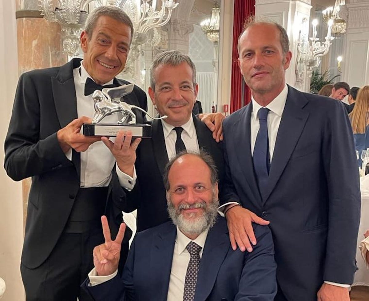 Leone d’Argento 2022 a Luca Guadagnino per la regia di “Bones and All” Leone d’Argento 2022 a Luca Guadagnino per la regia di “Bones and All”