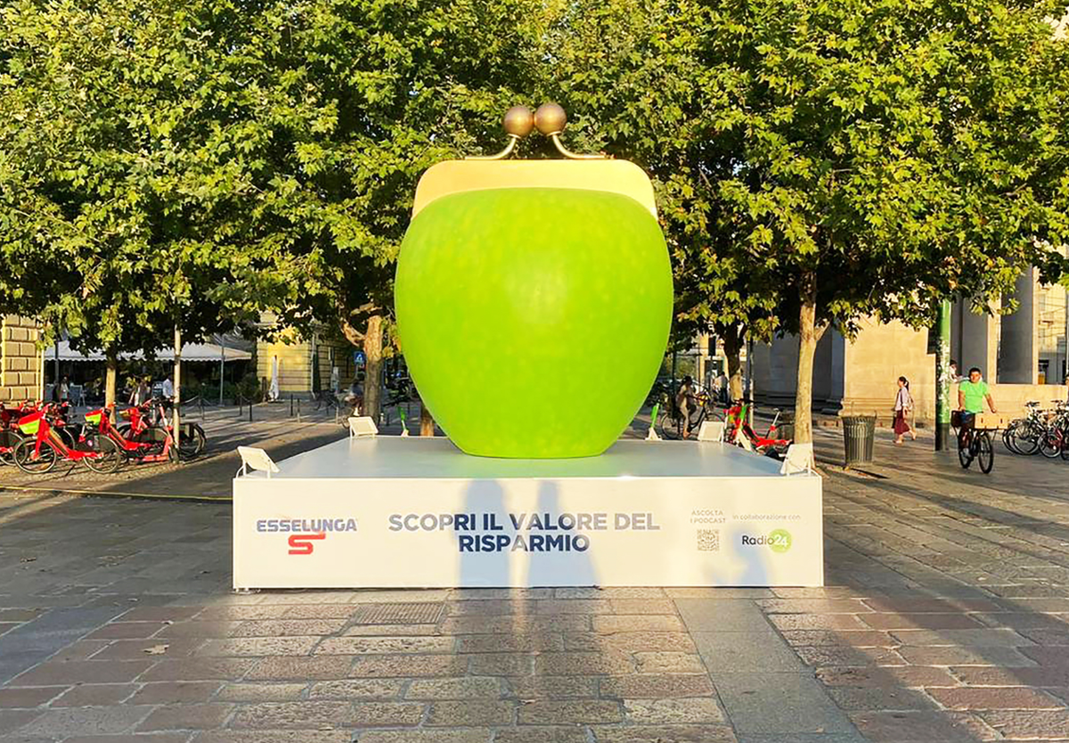 Esselunga, svelate le installazioni ispirate al risparmio Esselunga, svelate le installazioni ispirate al risparmio