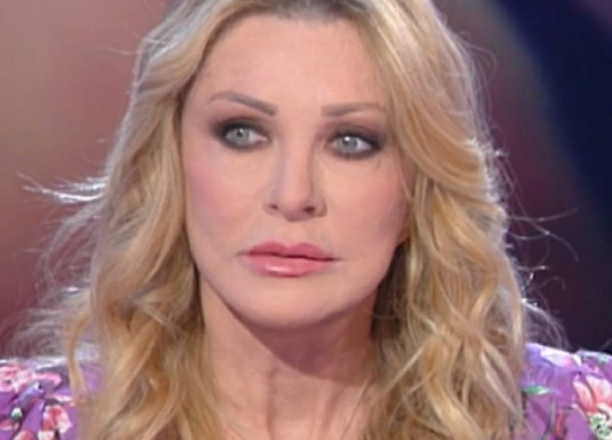Paola Ferrari, la rivelazione-choc: “Mia madre ha cercato di uccidermi” Paola Ferrari, la rivelazione-choc: “Mia madre ha cercato di uccidermi”