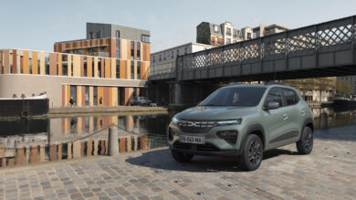 Dacia Spring: l’elettrica cambia look con la nuova brand identity