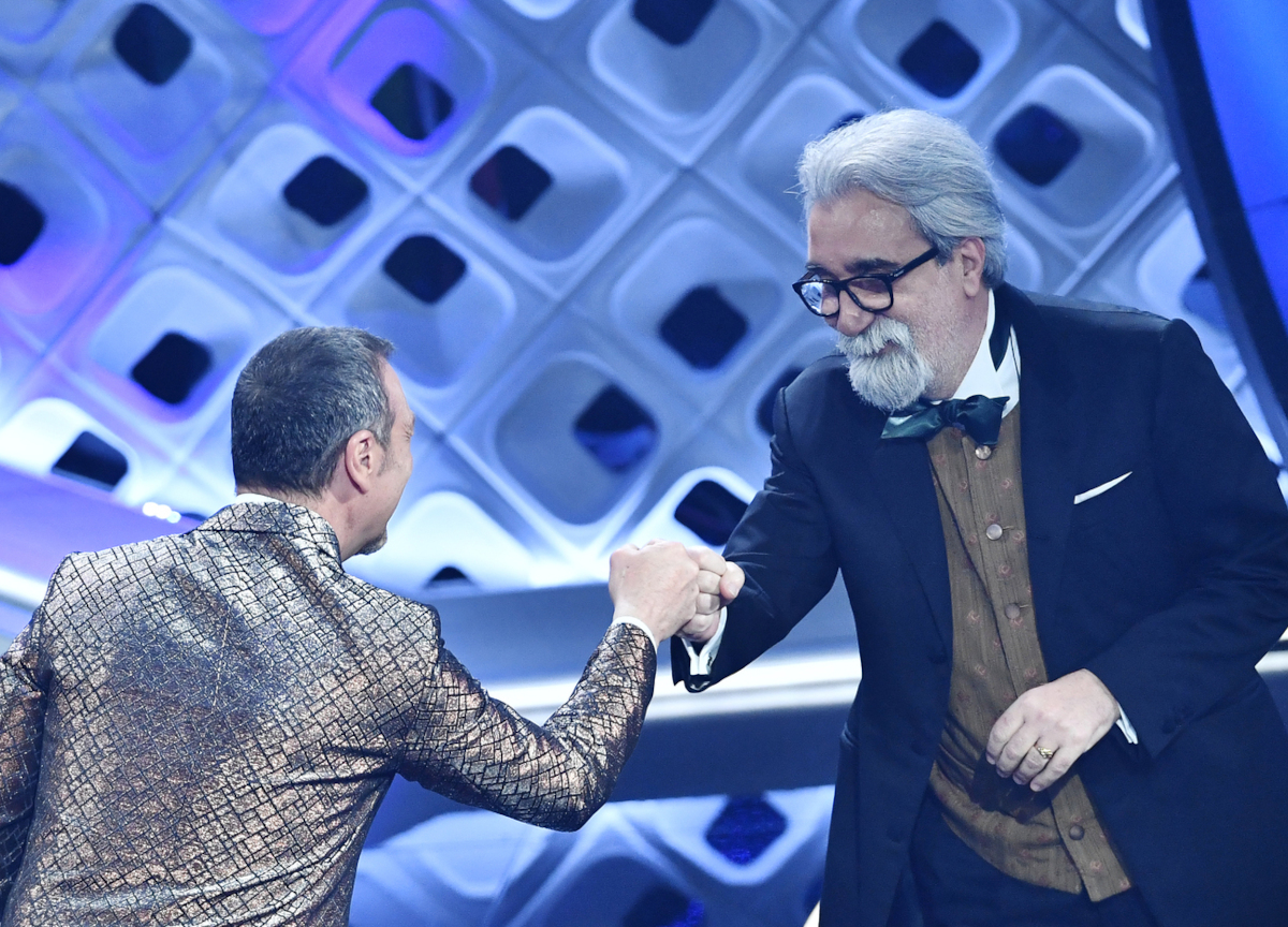 Clamoroso scontro Rai-Beppe Vessicchio. Il maestro: “Non mi pagano i diritti” Clamoroso scontro Rai-Beppe Vessicchio. Il maestro: “Non mi pagano i diritti”