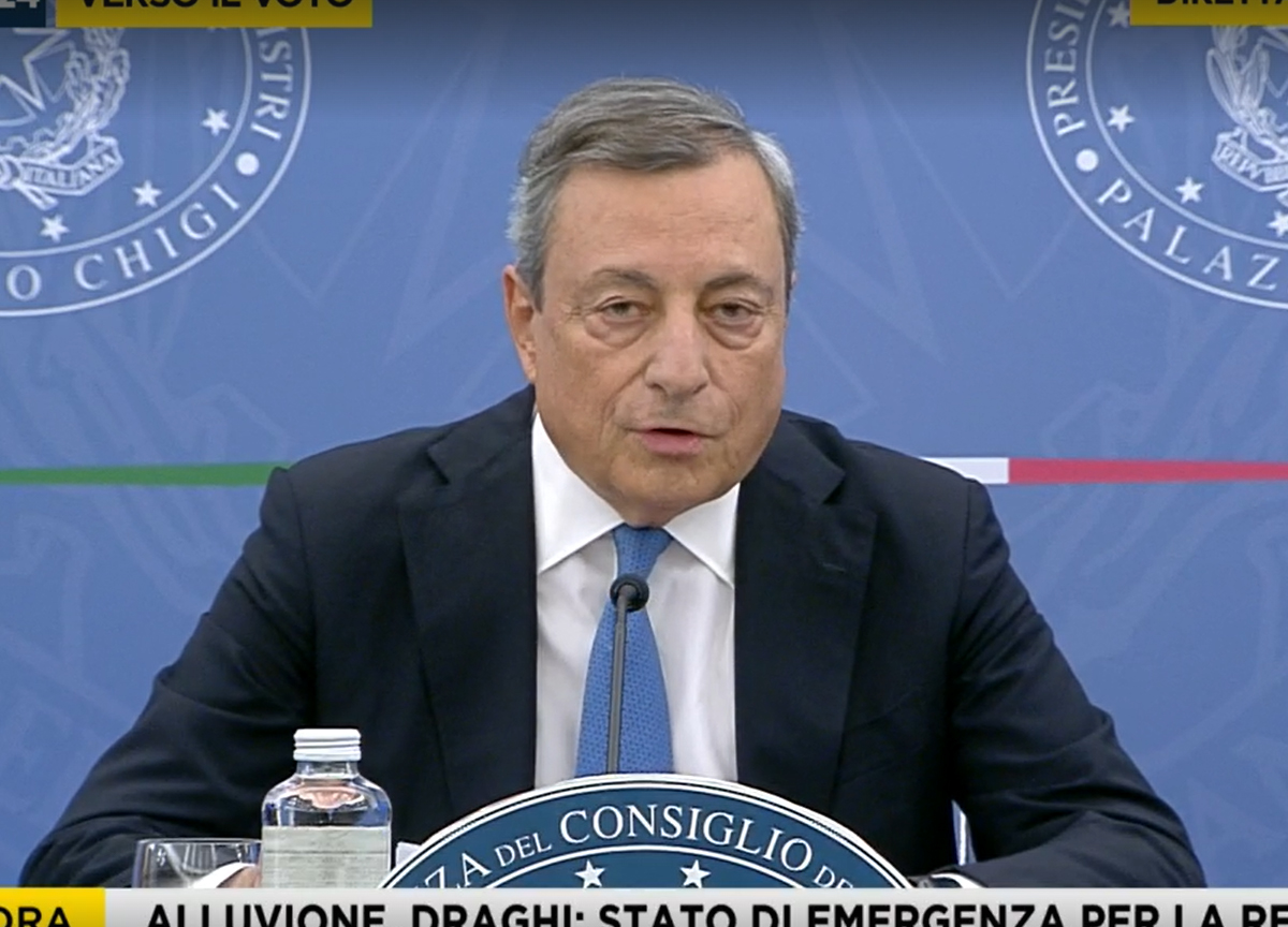 Draghi esclude scostamento e recessione: “Aiuti senza mettere a rischio conti” Draghi esclude scostamento e recessione: “Aiuti senza mettere a rischio conti”