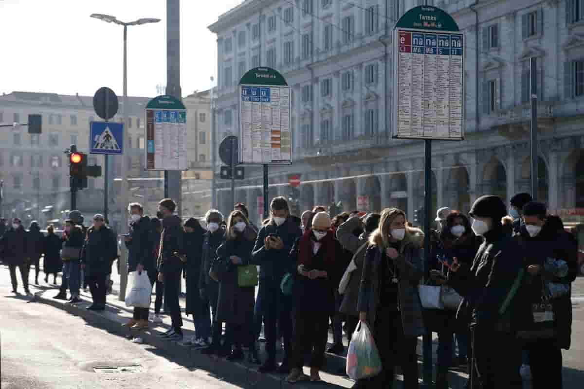 Traffico caos e sciopero trasporti: Roma in ginocchio. E domani bus gratis Traffico caos e sciopero trasporti: Roma in ginocchio. E domani bus gratis