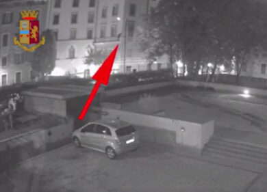 Milano, il video dei ladri acrobati che rubavano nelle case dei vip. VIDEO