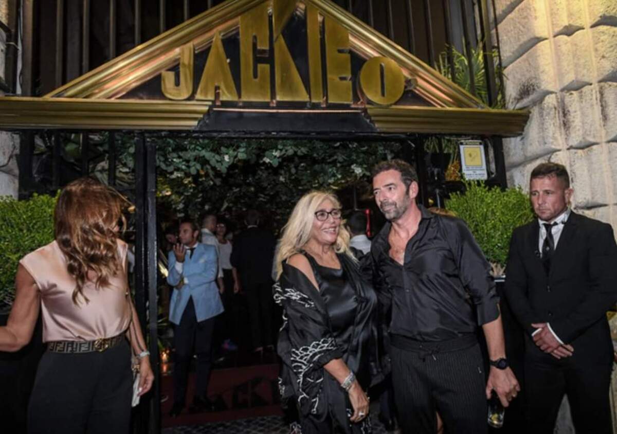 Matano show per i 50, da Venier a Spadafora: il party tra vip e potere. FOTO Matano show per i 50, da Venier a Spadafora: il party tra vip e potere. FOTO