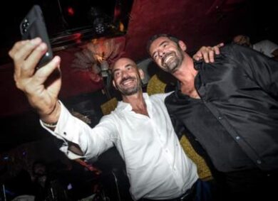 Matano show per i 50, da Venier a Spadafora: il party tra vip e potere. FOTO