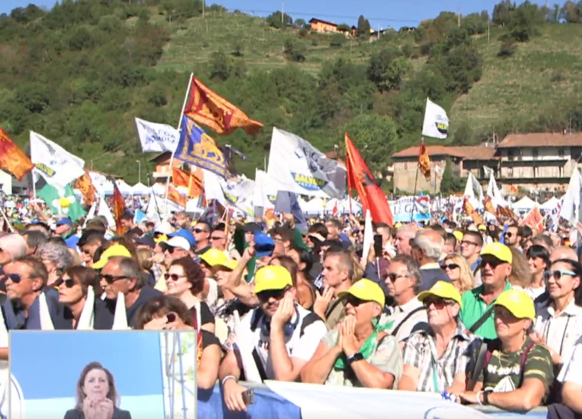 Lega, Salvini: “Un onore se Mattarella mi indicherà premier”. Di’ la tua Lega, Salvini: “Un onore se Mattarella mi indicherà premier”. Di’ la tua