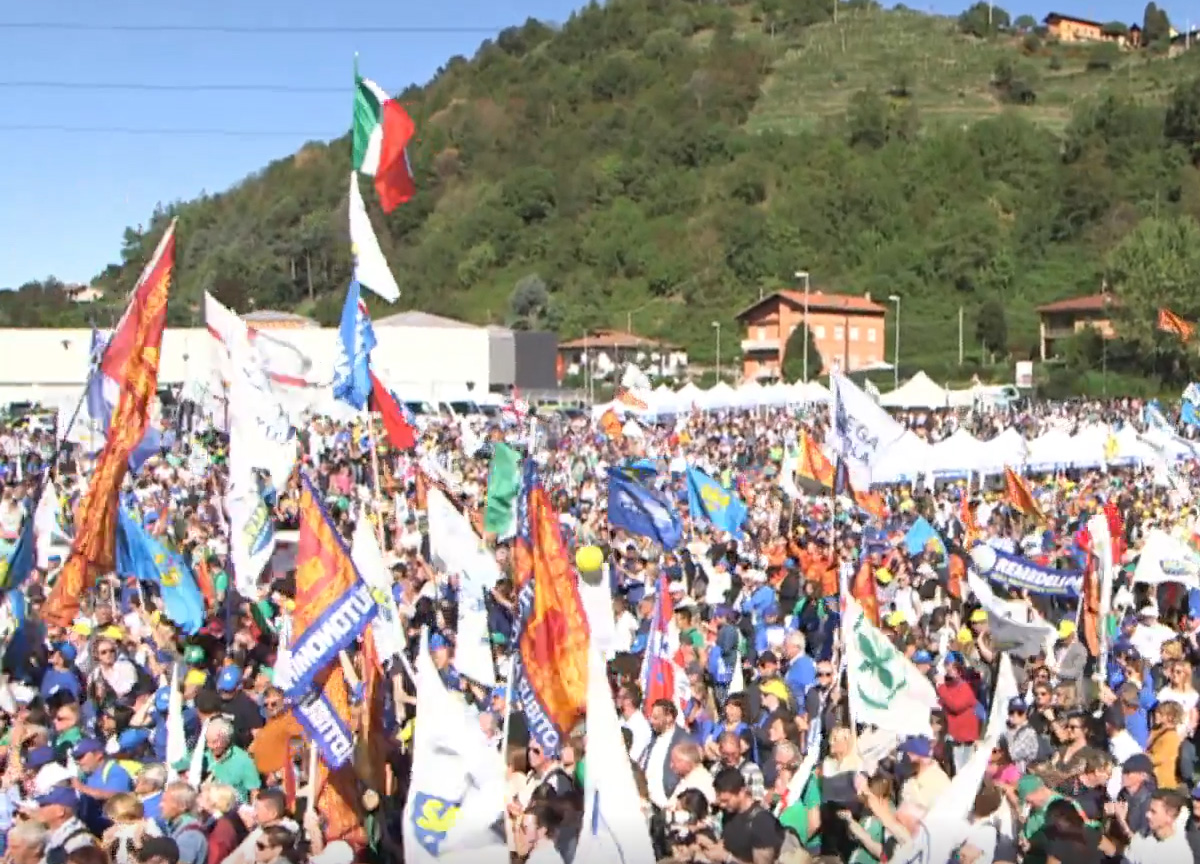 Lega, Salvini: “Un onore se Mattarella mi indicherà premier”. Di’ la tua Lega, Salvini: “Un onore se Mattarella mi indicherà premier”. Di’ la tua