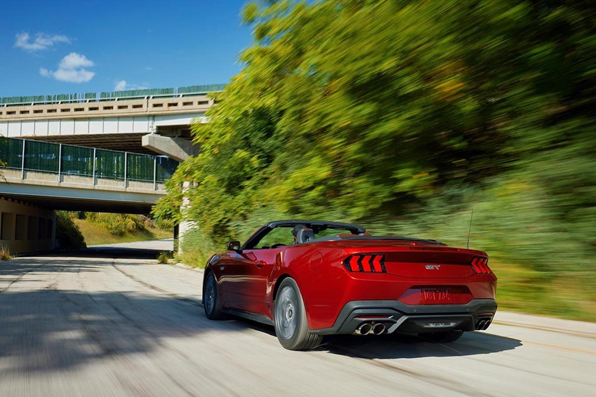 Debutta la nuova Ford Mustang con motore V8 aspirato Debutta la nuova Ford Mustang con motore V8 aspirato