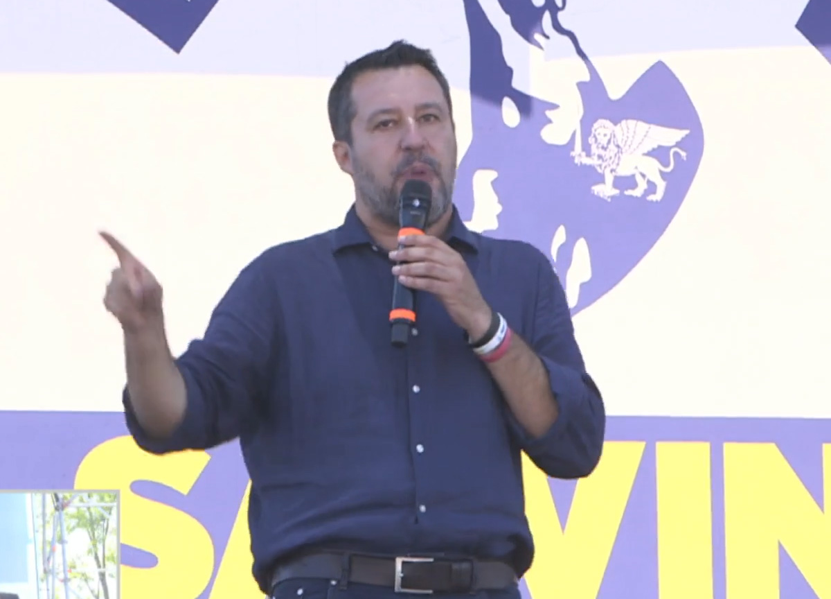 Lega, Salvini: “Un onore se Mattarella mi indicherà premier”. Di’ la tua Lega, Salvini: “Un onore se Mattarella mi indicherà premier”. Di’ la tua