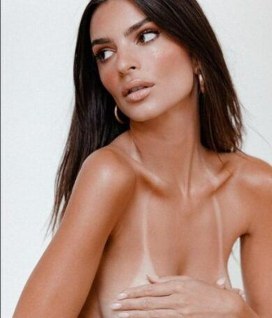 Emily Ratajkowski in topless, ecco cosa c’è dietro le foto da 1 mln di like