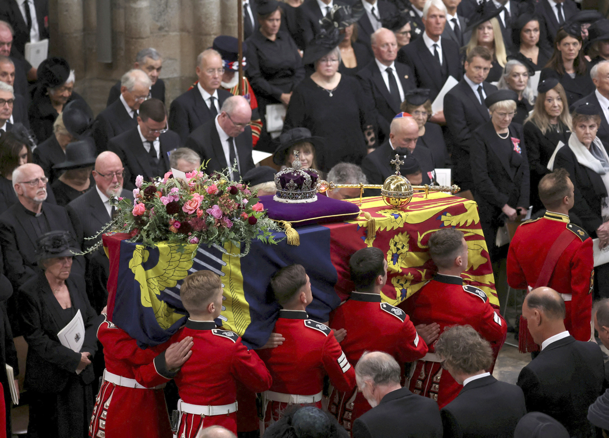Funerali Elisabetta: assenti i Savoia, missing Vittorio Emanuele e Filiberto Funerali Elisabetta: assenti i Savoia, missing Vittorio Emanuele e Filiberto