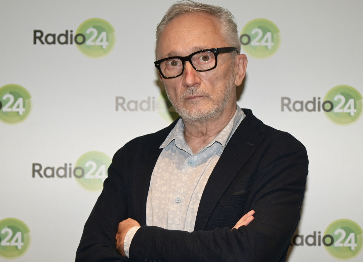 Manuel Agnelli a Radio 24 conduce un programma radiofonico Manuel Agnelli a Radio 24 conduce un programma radiofonico