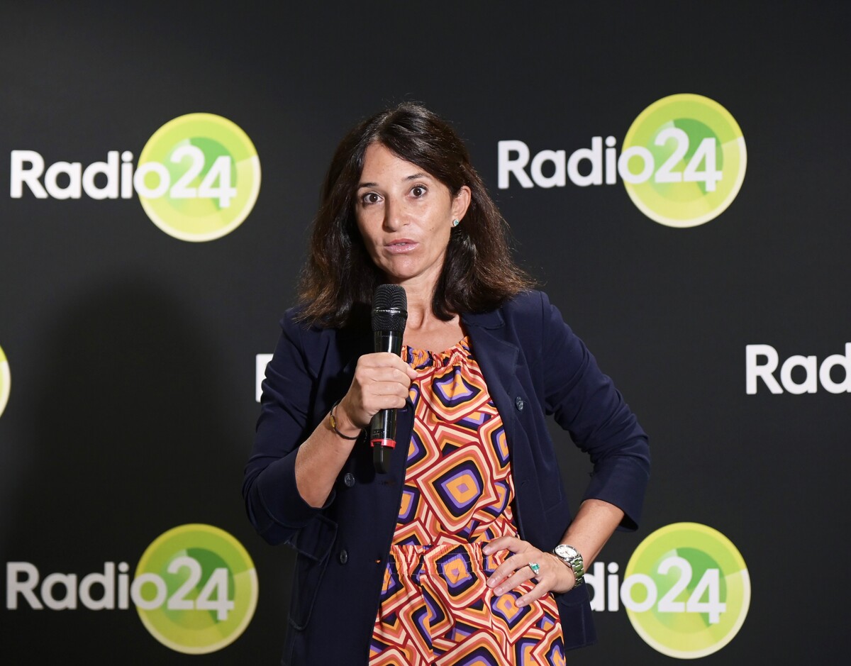 Manuel Agnelli a Radio 24 conduce un programma radiofonico Manuel Agnelli a Radio 24 conduce un programma radiofonico